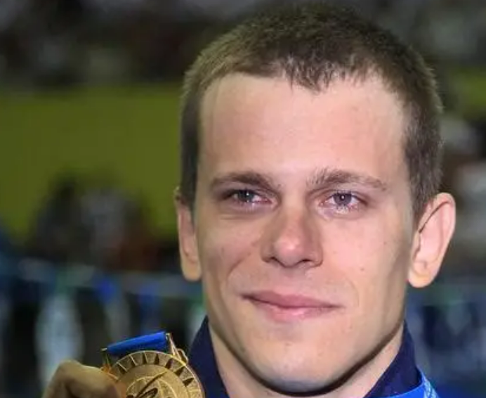 小西埃洛祝贺麦克沃伊打破自己的世界纪录：Congrats, Cam！