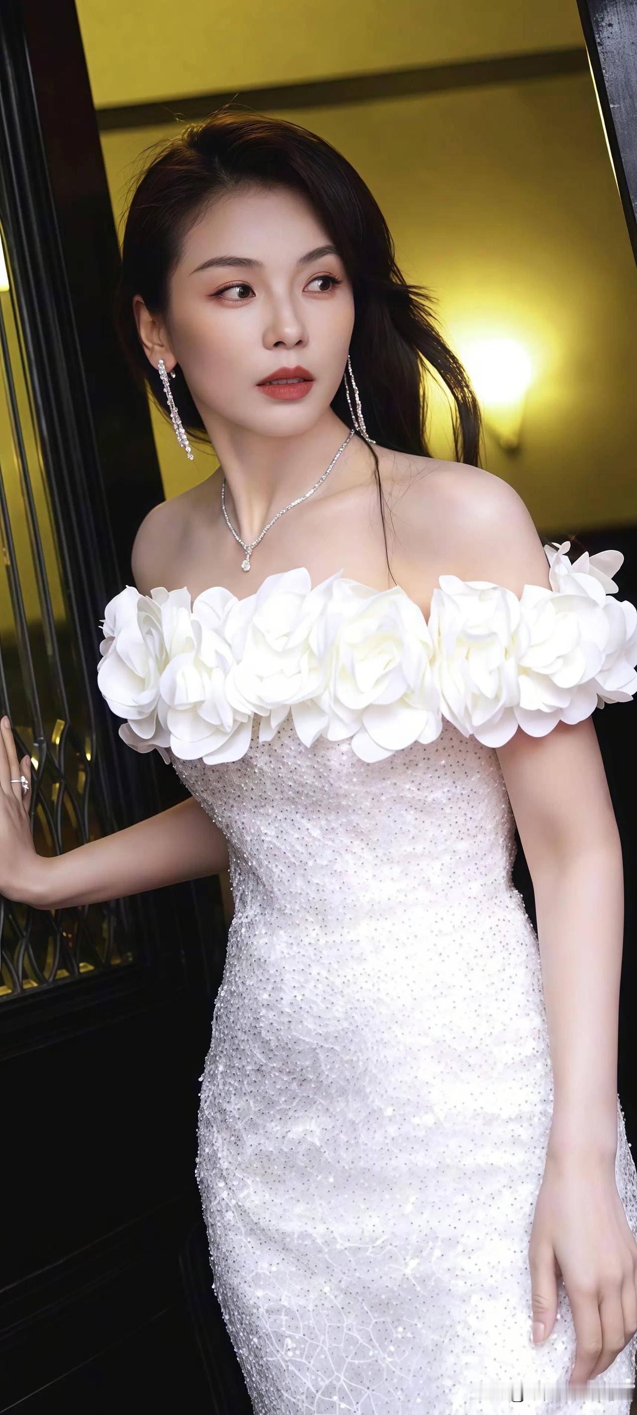 刘涛老师
分享一下你的穿搭 战争你有啥看法 A股突然反击的原因是什么 随手拍张图