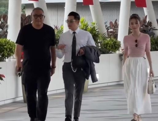 郭富城这种身高，长相也弥补不了
看着就很娇小。
