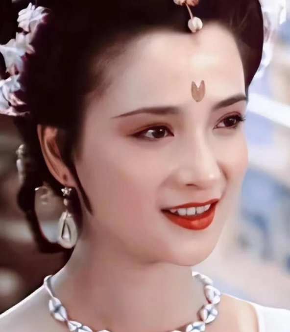 一代美人落幕，惋惜啊，才61岁。演员何晴去世