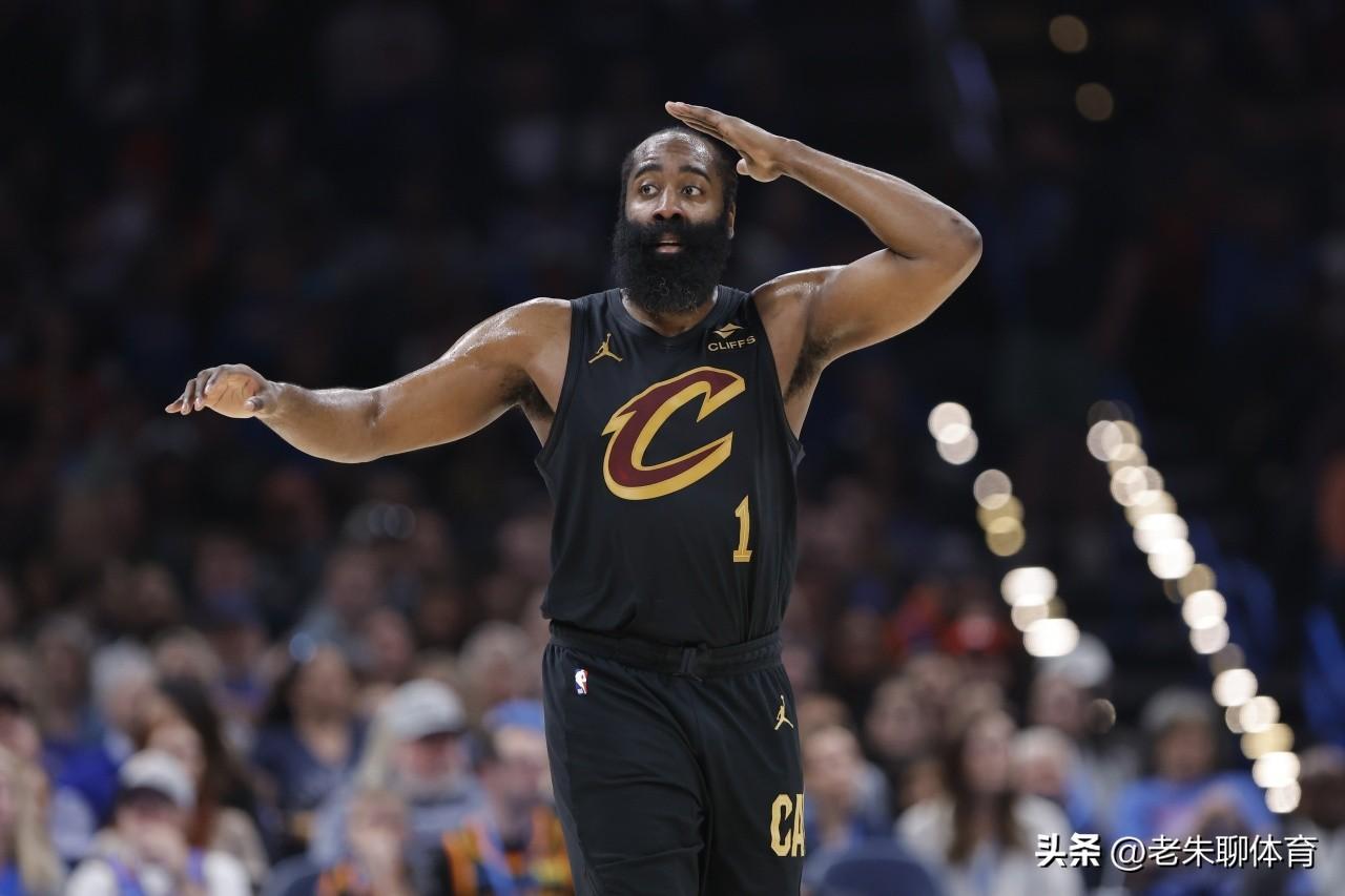 别说是加兰了，就算米切尔和加兰一起上，也未必能赢东部第一的活塞队，但是哈登做到了