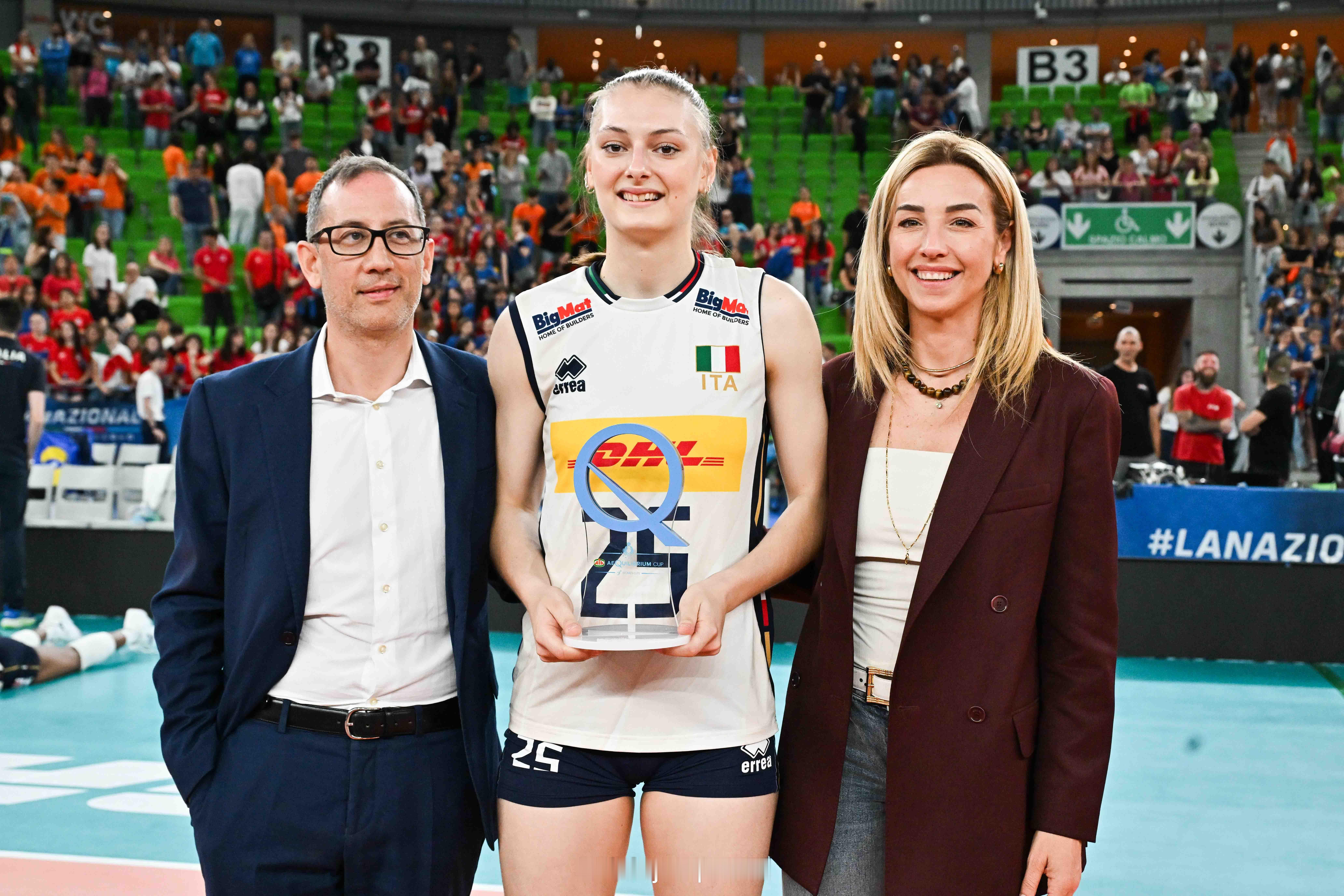 【四国女排赛意大利3-2波兰 安娃22分曼弗雷迪尼MVP】国际排坛战报速递 5月