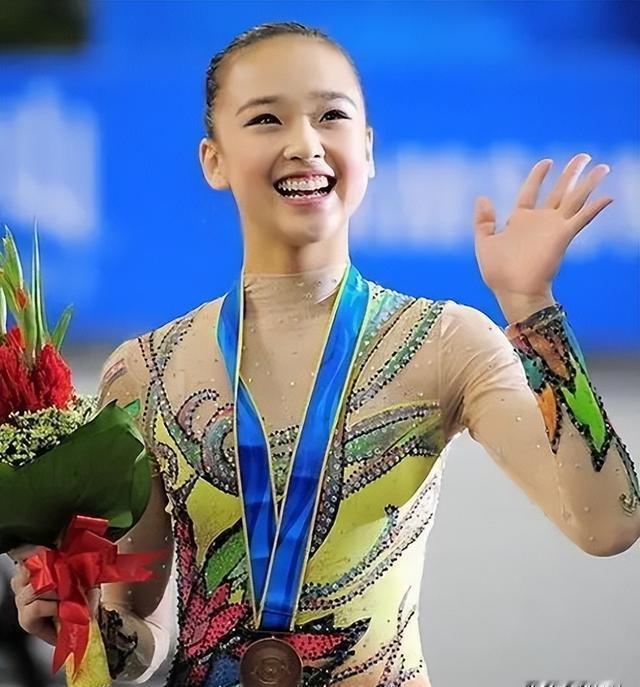 [太阳]2002年5月，24岁的韩国“体操公主”许昭英，顶着父母的反对，执意嫁给