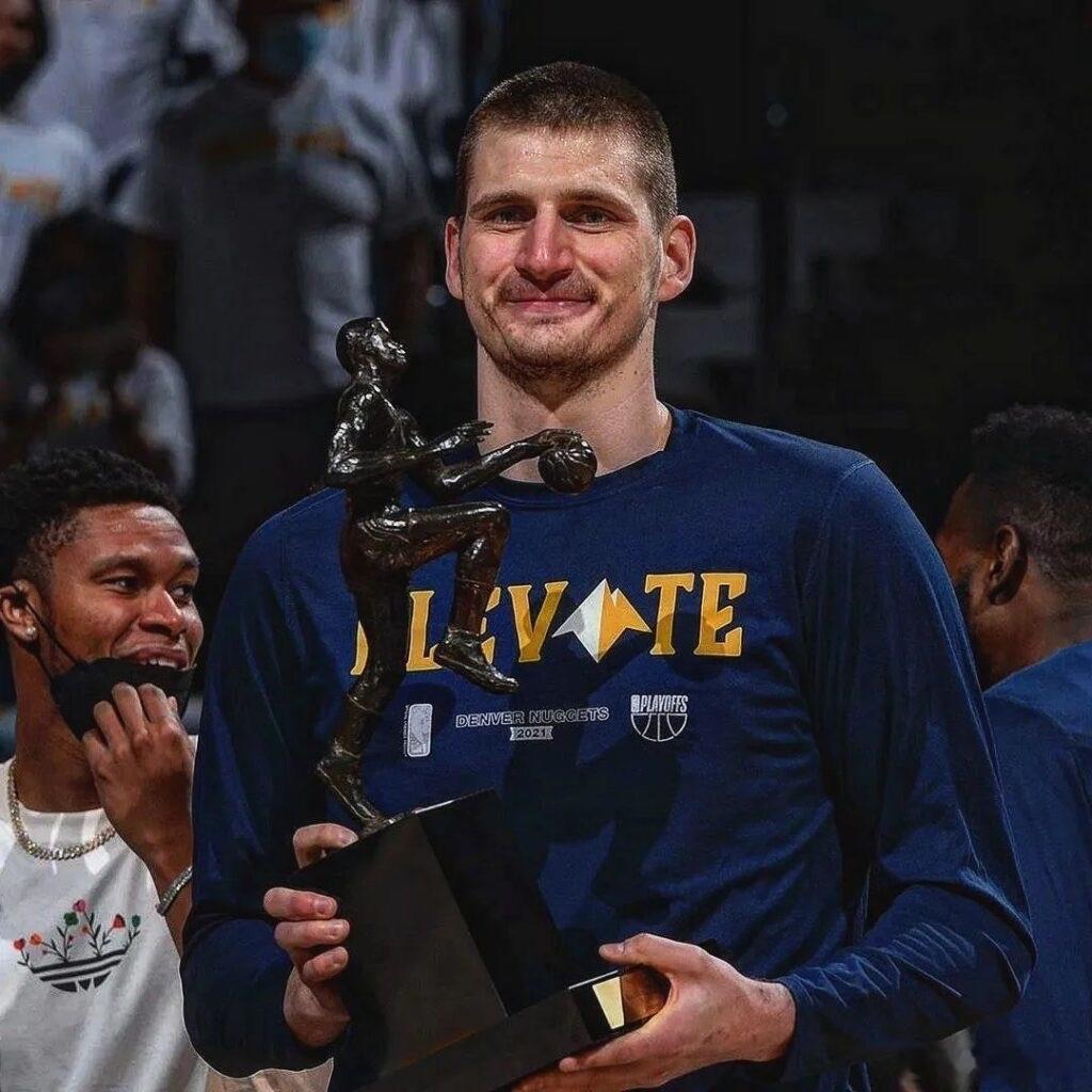 NBA 约基奇 📈 历史级数据！约基奇达成史诗级纪录：✅ 连续6个赛季常规赛M