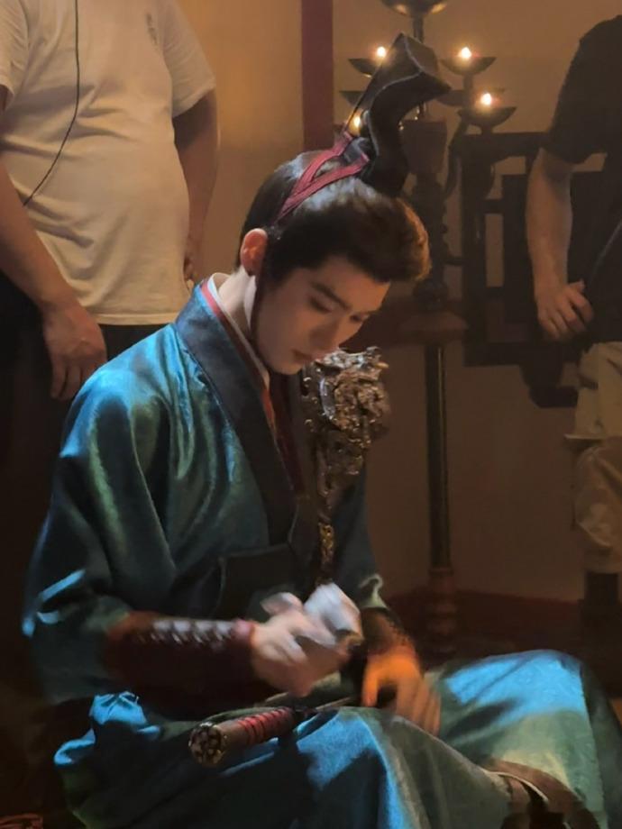 周翊然长文告别翘楚 每一次出征都是为了让更多人活下去，这就是谢燕来的信仰与职责。