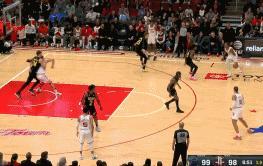 火箭新星压哨三分，帮助球队101-99反超！
北京时间1月21日，火箭与爵士的比