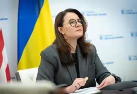 ​乌克兰全球爆炸性的新闻，总理斯维里登科，新上任的女总理将会辞职，看来这一位新上