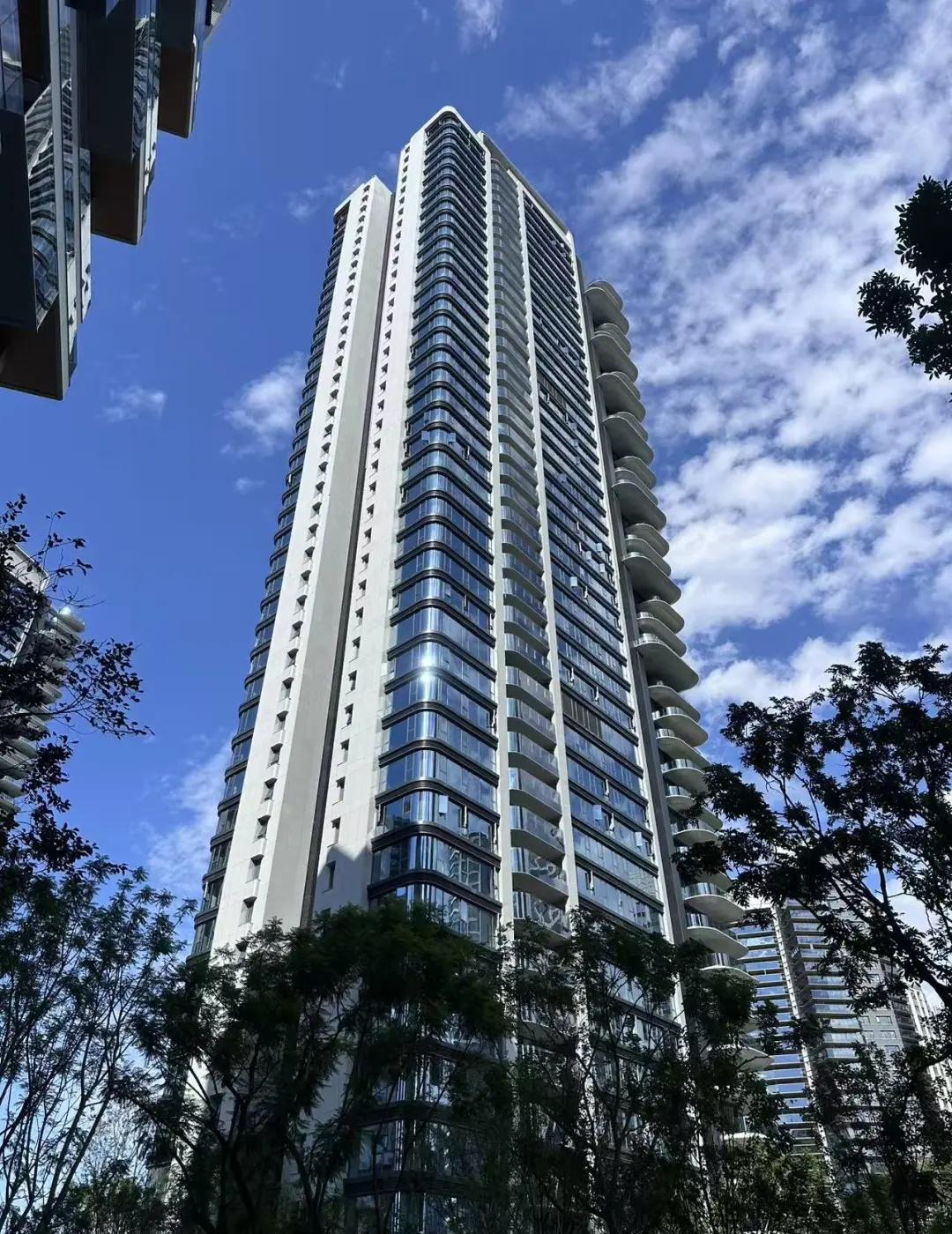 我承认我羡慕得不行了！
不吹不黑，踏入沄岸的公区，那种度假的松弛感就来了。从你走