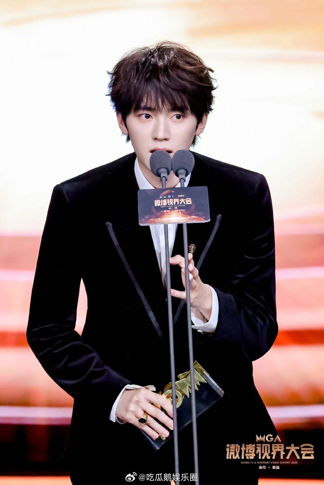 周翊然[超话]周翊然说志胜哥是最帅的 暑期黑马《十二封信》+口碑《焕羽》，他用演