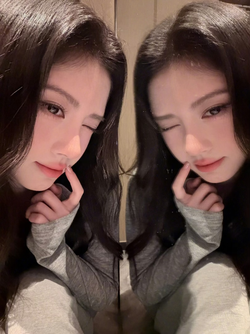 原来鞠婧祎昨天直播了，真的很喜欢她，出道多年0绯闻，有超强的事业心，内核稳定也很