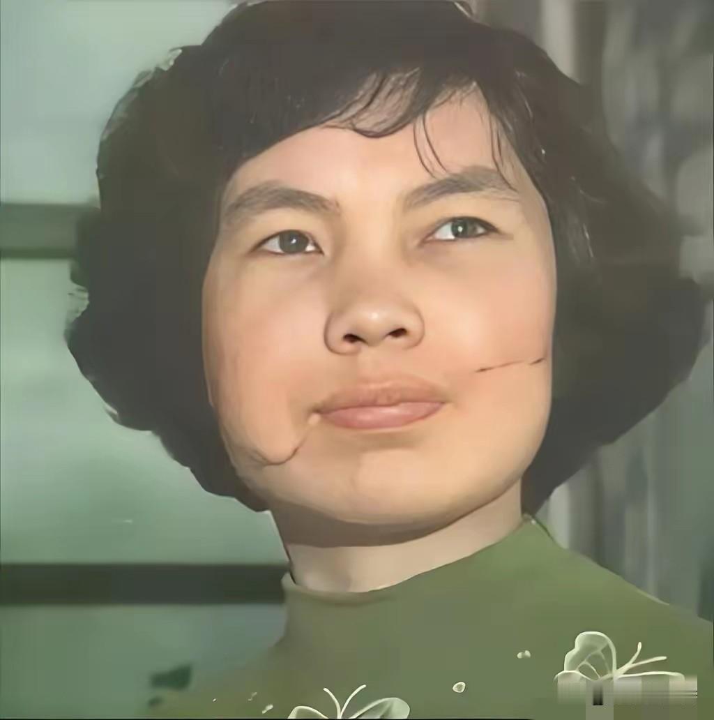 1959 年，一位妙龄少女睡觉时，6 名男子突然闯入，将她残忍折磨，然而女孩的反