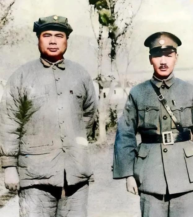 北伐战争期间，冯玉祥与蒋介石的合影。

1926年，北伐大战的序幕拉开了，国民革
