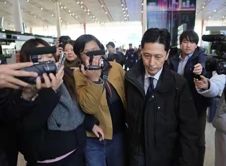 来匆匆，去匆匆，日本官员全程一言不发，在北京开了一个小时的会就走了，此行目的究竟