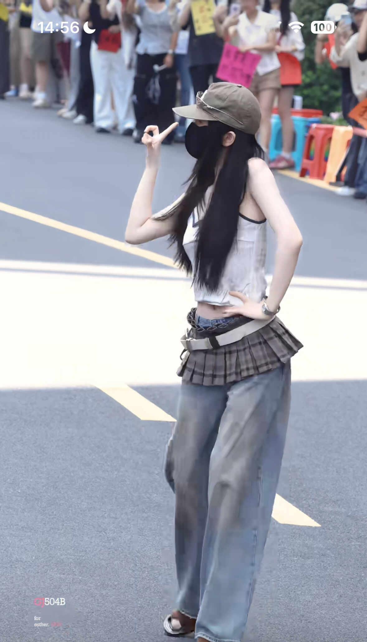 如果我是姐姐的小狗就好了
今天横店女王时装周这套姐感训狗师 爆炸好看
轻亚废土风
