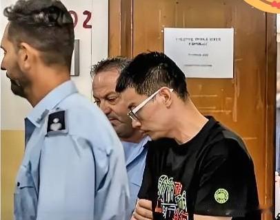 太过分！徐泽伟妻子出面澄清，真相撕开美国打压丑陋面目
 
昨天徐泽伟的太太专门澄