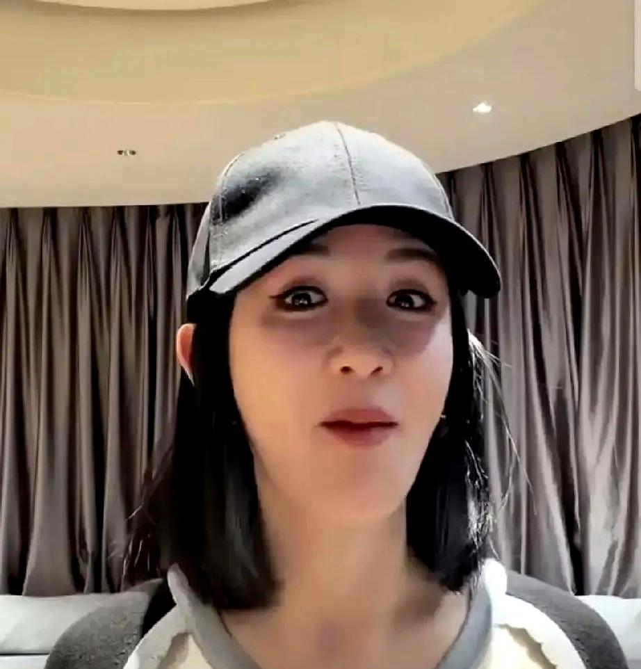 3秒售罄的票，你说这底气够不够硬？
谢娜这次回应真挺刚，直接一句“我不怕你们录屏