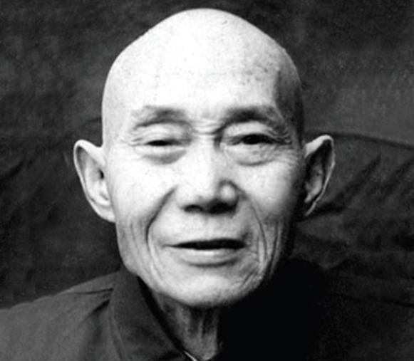 1940年，地下党员吴凤翔假意投靠日军，凭着过人的胆识通过了层层试探，拿到了进出