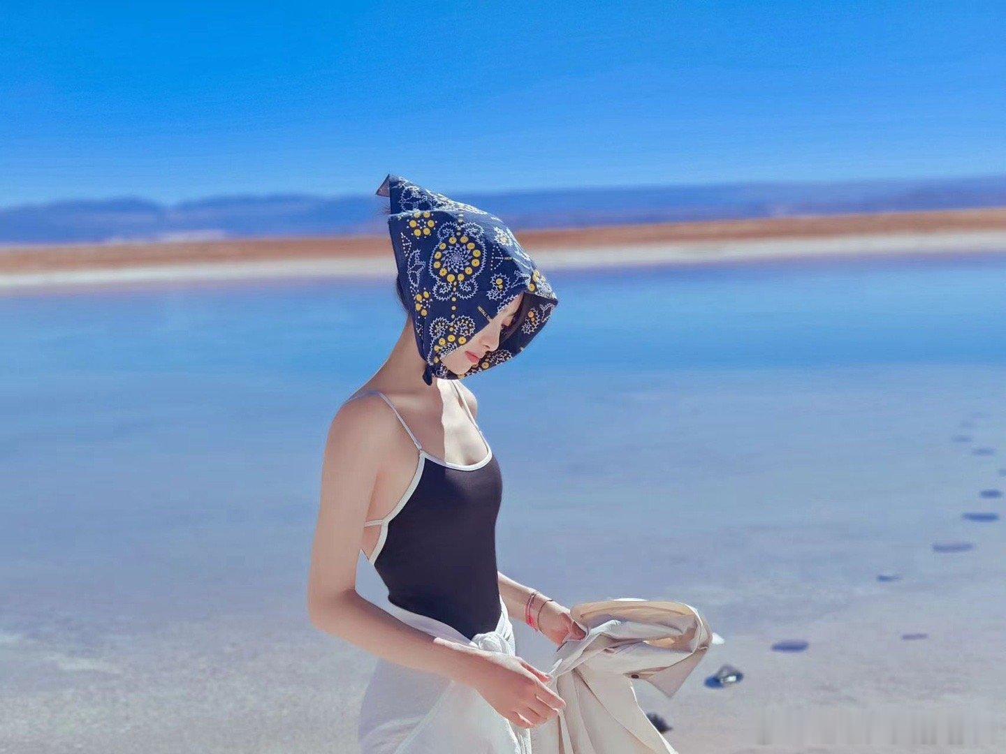 🔷┄ 悦凯娱乐 ‖ #宋茜 ┄🔷 邂逅天空之镜 孤寂温柔共生   #花儿与少