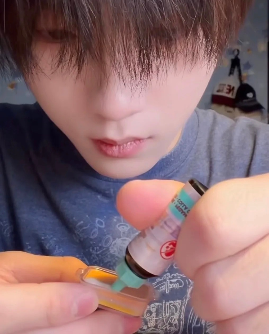 刚刚又刷了一遍登陆日 看了名场面“我希望爱我的人来救我”感触特别深 苏新皓总是嘴