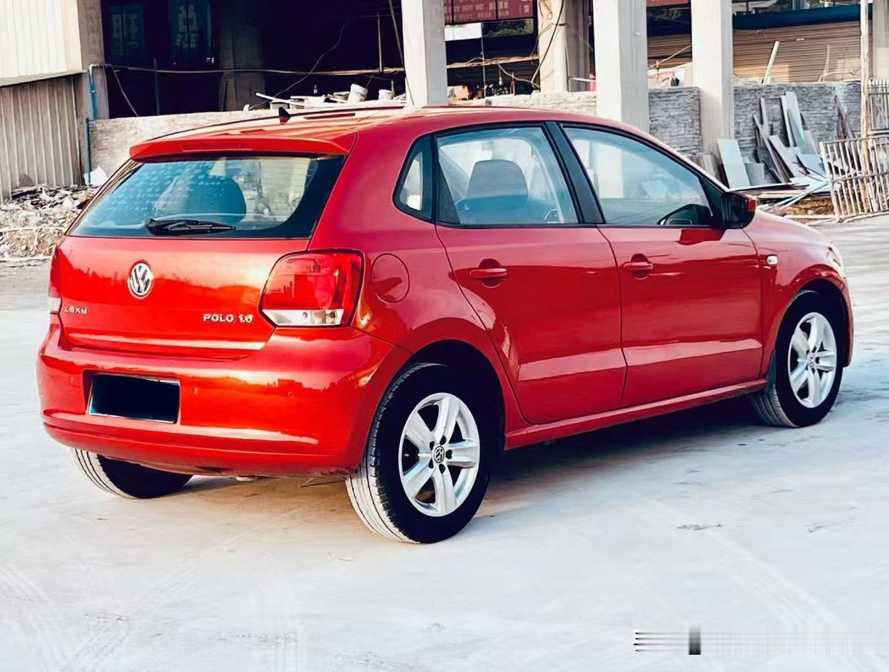 我发现大众菠萝好受女士们的喜爱，特别是红色，估计没有哪个女人不爱吧，我也特别喜欢