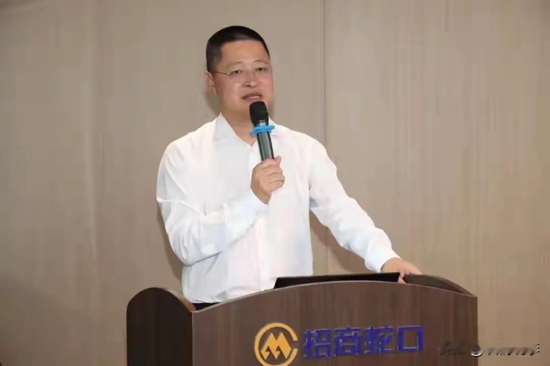 杭州调查处置组通报杭州酒局事件，赵海峰郁廷栋被刑拘，二人均被免职。

这个事件令