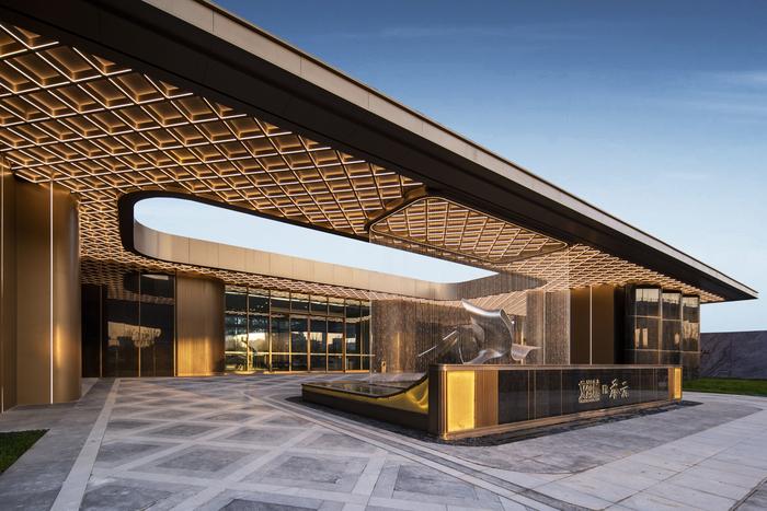 您知道吗？在济南，9.9元不仅能买到一张点燃全城的球票，还能撬动一份关于家的万元