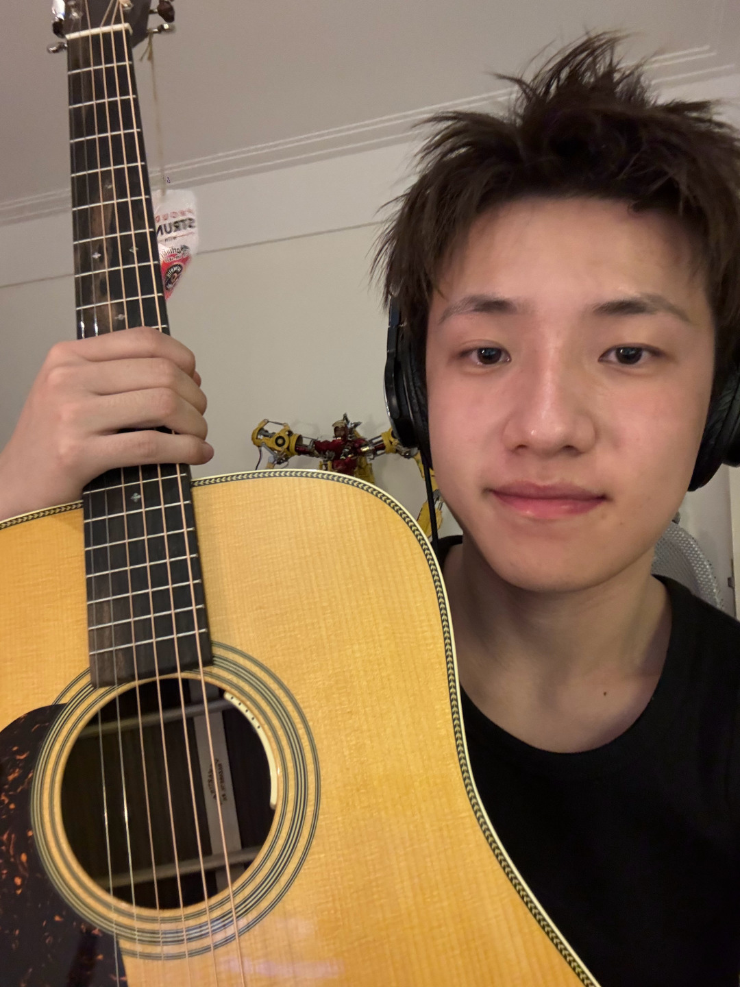 onesd王一珩[超话]   🍔 王一珩myroomtour  小宝宝写歌 丸