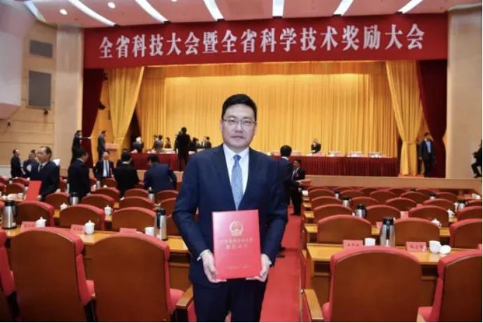 江苏省泰兴市第一高级中学98届杰出校友吕凌出任徐州医科大学党委副书记、校长！