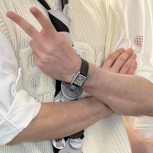 依旧⌚ ​​​