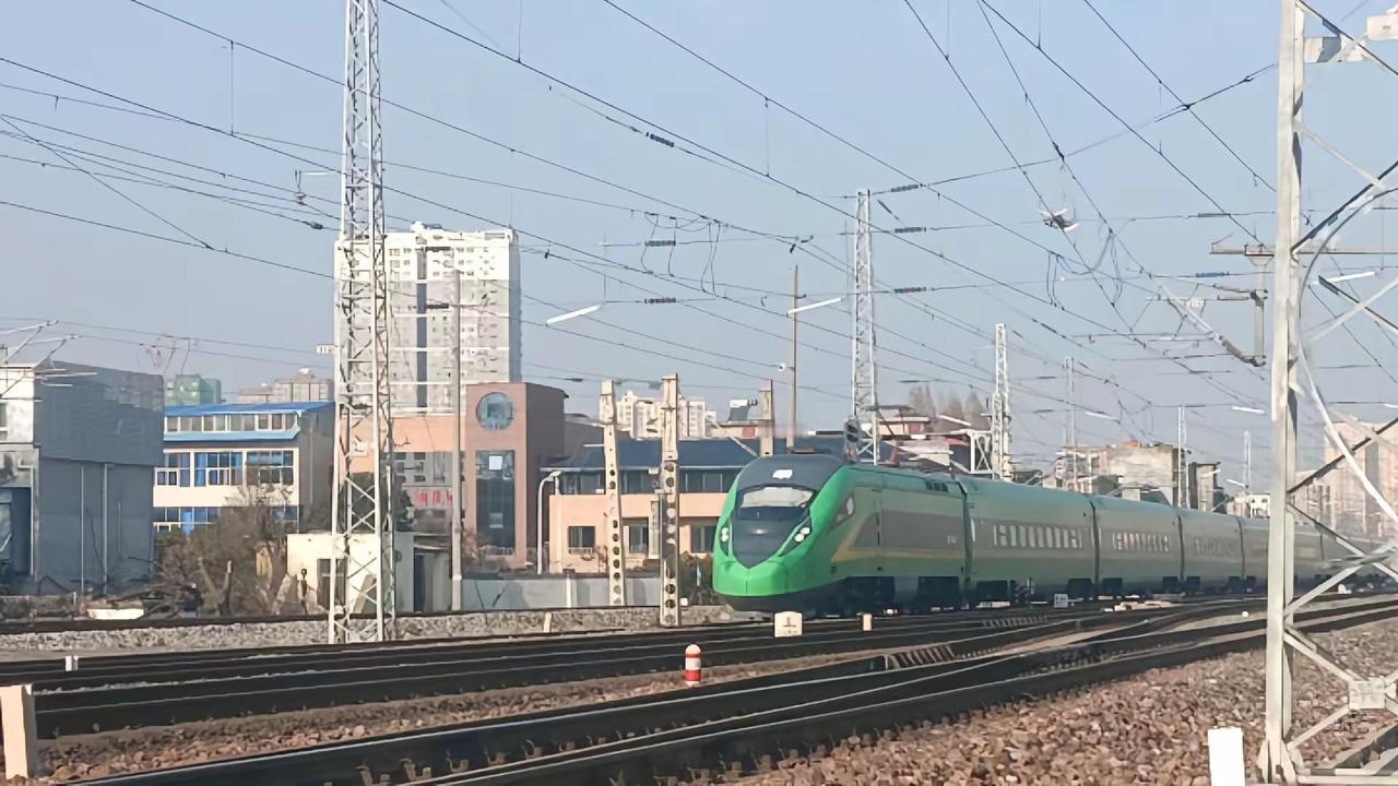 “宁西线上复兴号？” 今日西安局联和郑州局开始D287/8担当临客，往返南阳，西