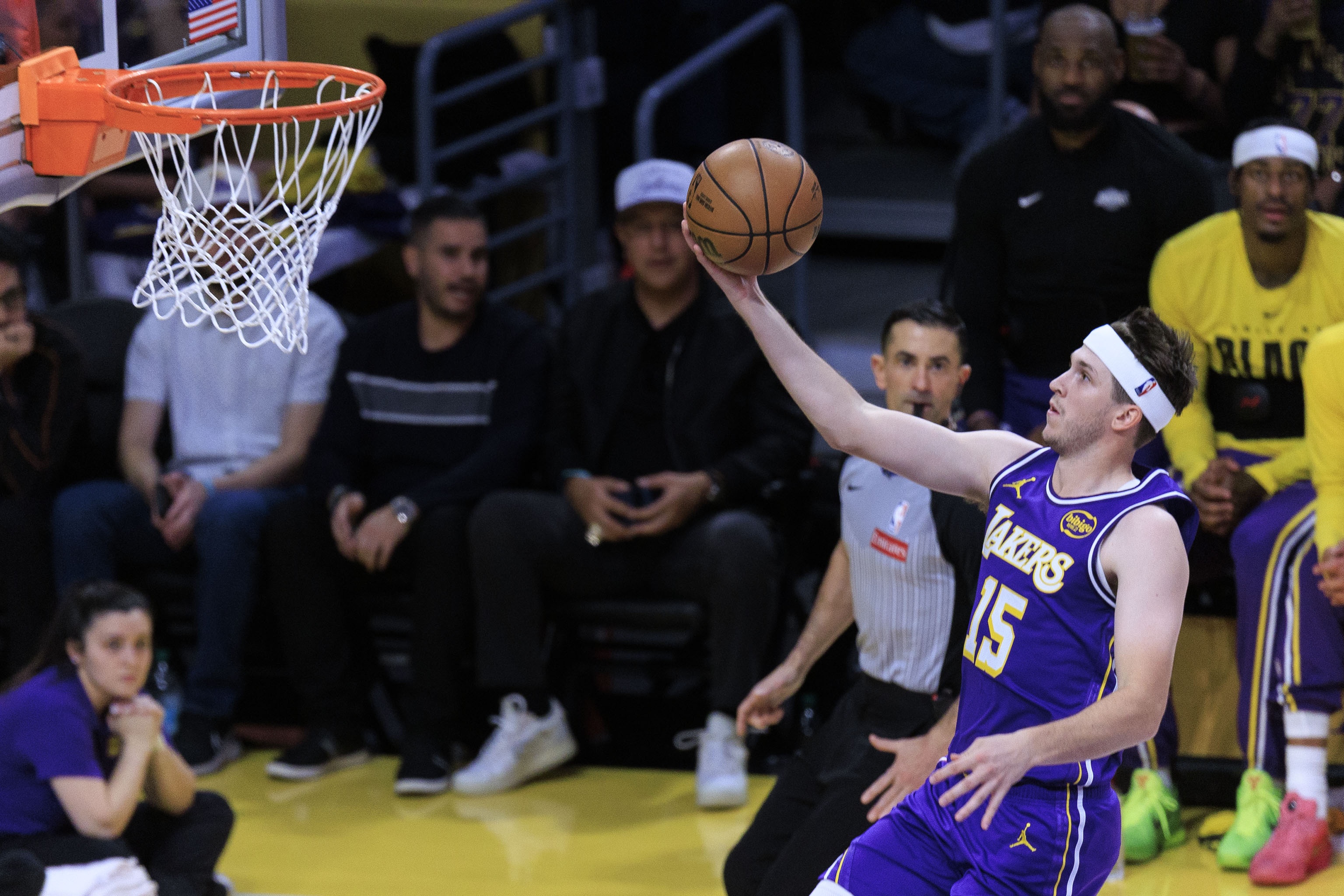 里夫斯：我们打突破对抗的篮球&就该罚球多 但没哨子时不能沮丧