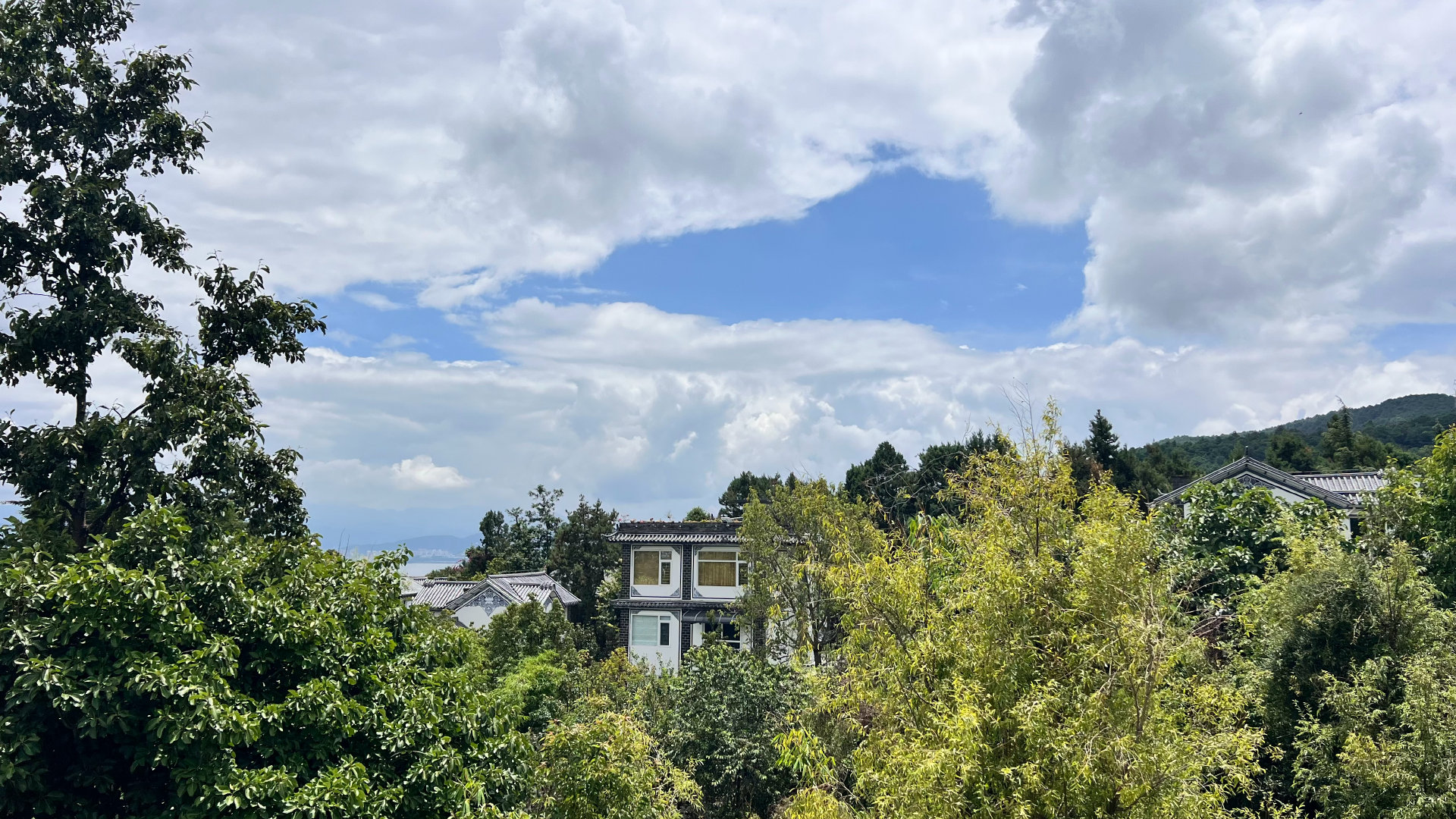 霎时风霎时雨霎时晴 