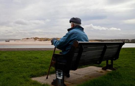 非常扎心的话：“人老了，到了七八十岁就会明白，你穷尽一生培养出的优秀孩子，送他们