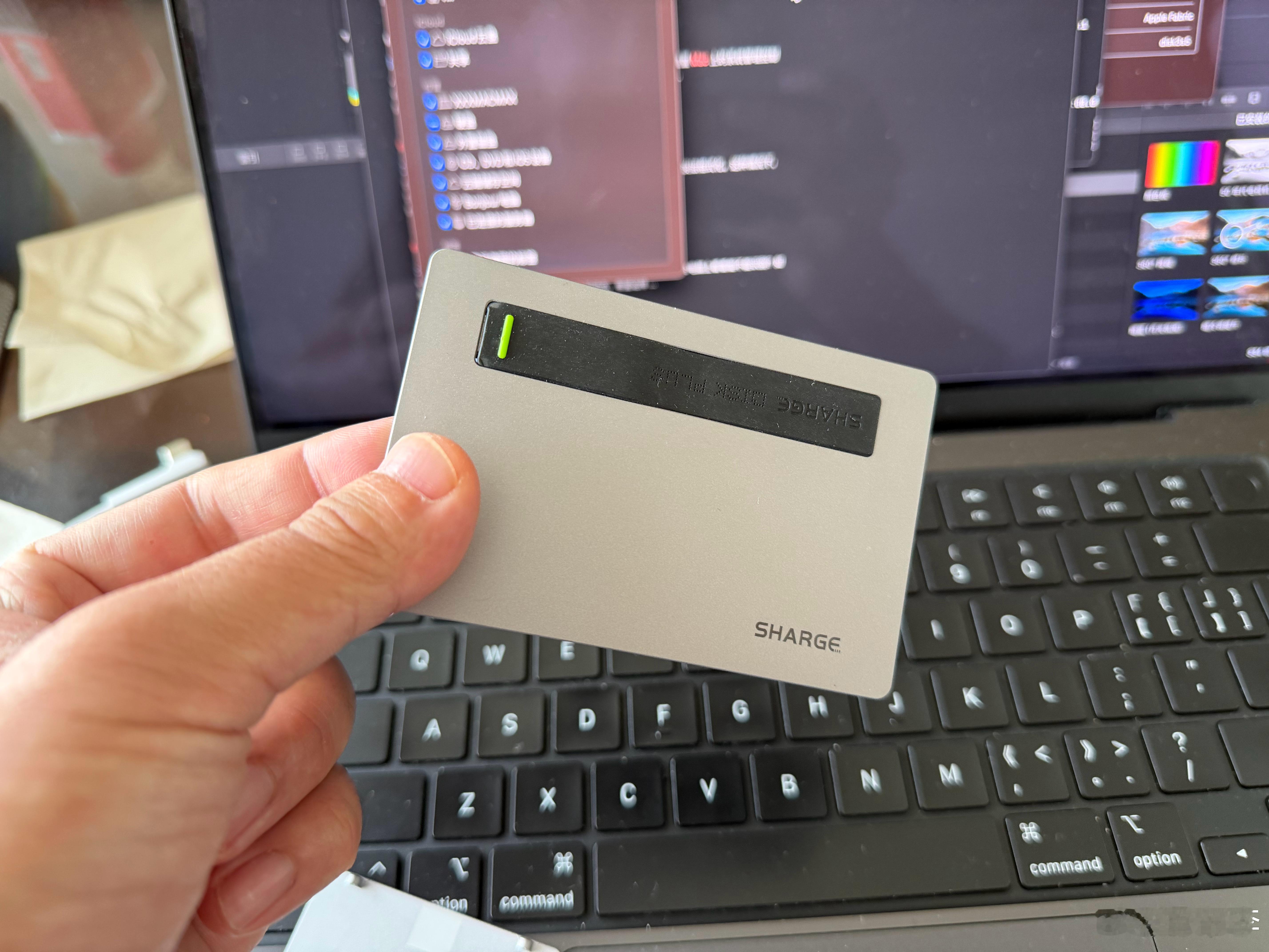 闪极 PLUS固态硬盘盒，我给它插了一条三星 990 Pro 2TB  的 M.