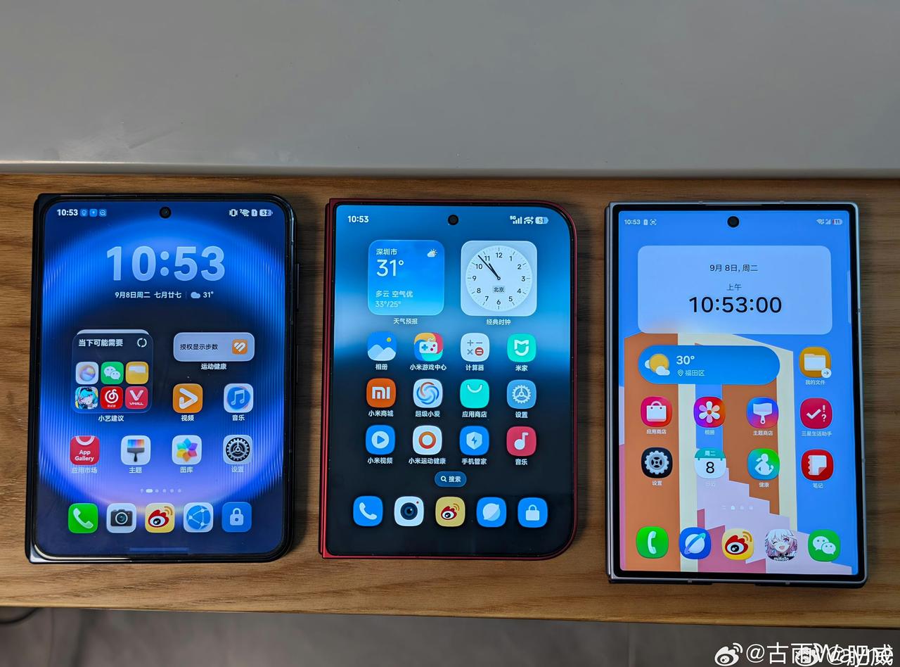 图片转自肥威老师
这三款阔/中折叠手机我点评一下

颜值最好的是三星
能用的是华