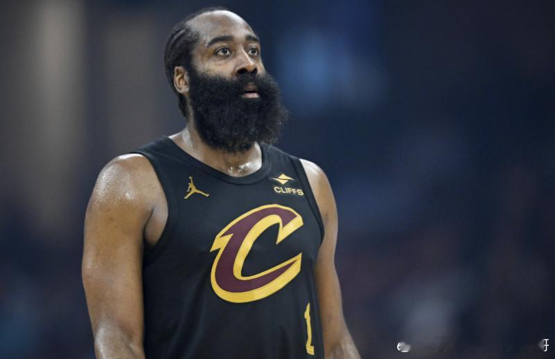 近日，前NBA球员马特·邦纳在《The Raptors Show》节目中谈到了哈