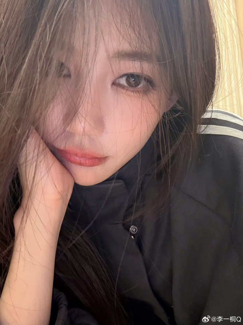 好暧昧的视频通话视角啊好美的阿迪女[爱慕] ​​​