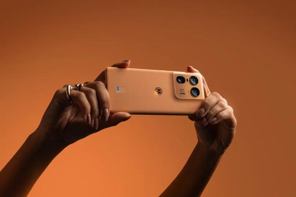 今天联想推出了AI PC元启版、moto X50 Ultra和moto buds