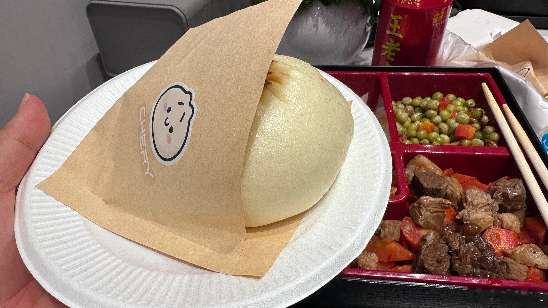 干饭时间，量大管饱[赞][嘻嘻]饿了累了来奇瑞奇瑞大肉包  ​​​