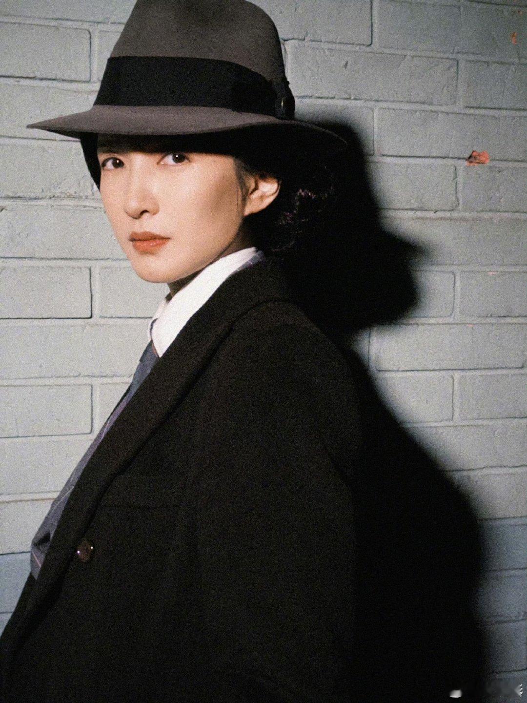 江疏影其实你根本没吃中药醒来拍出了江疏影上海滩女老大的气质看完这段彻底沦陷了，江