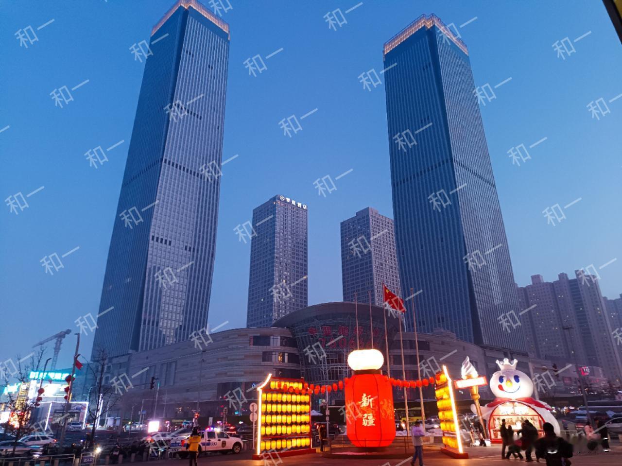 现在期待比较多的，可能是植物园跟前的高新吾悦广场，下个月，也就是8月28日开业，