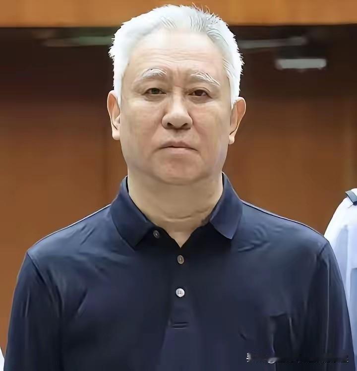 发现没有？
许家印被判无期徒刑，但是，庭审中的一个细节着实耐人寻味？
​终审判决