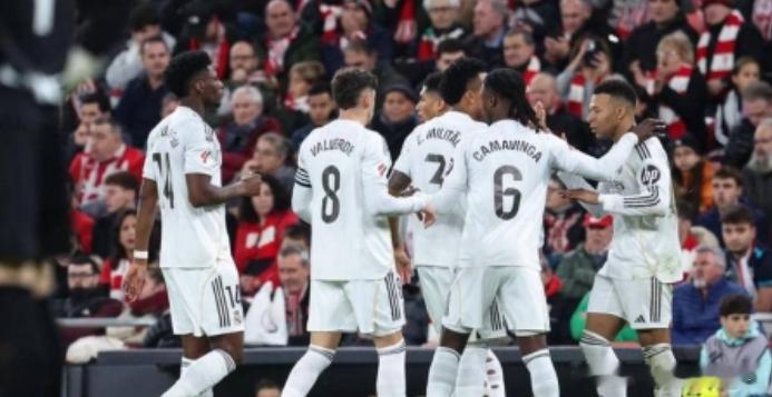 皇马砸下天价，换来两个月病床：这桩“世纪转会”算盘，开局就碎西甲新赛季，皇马在客