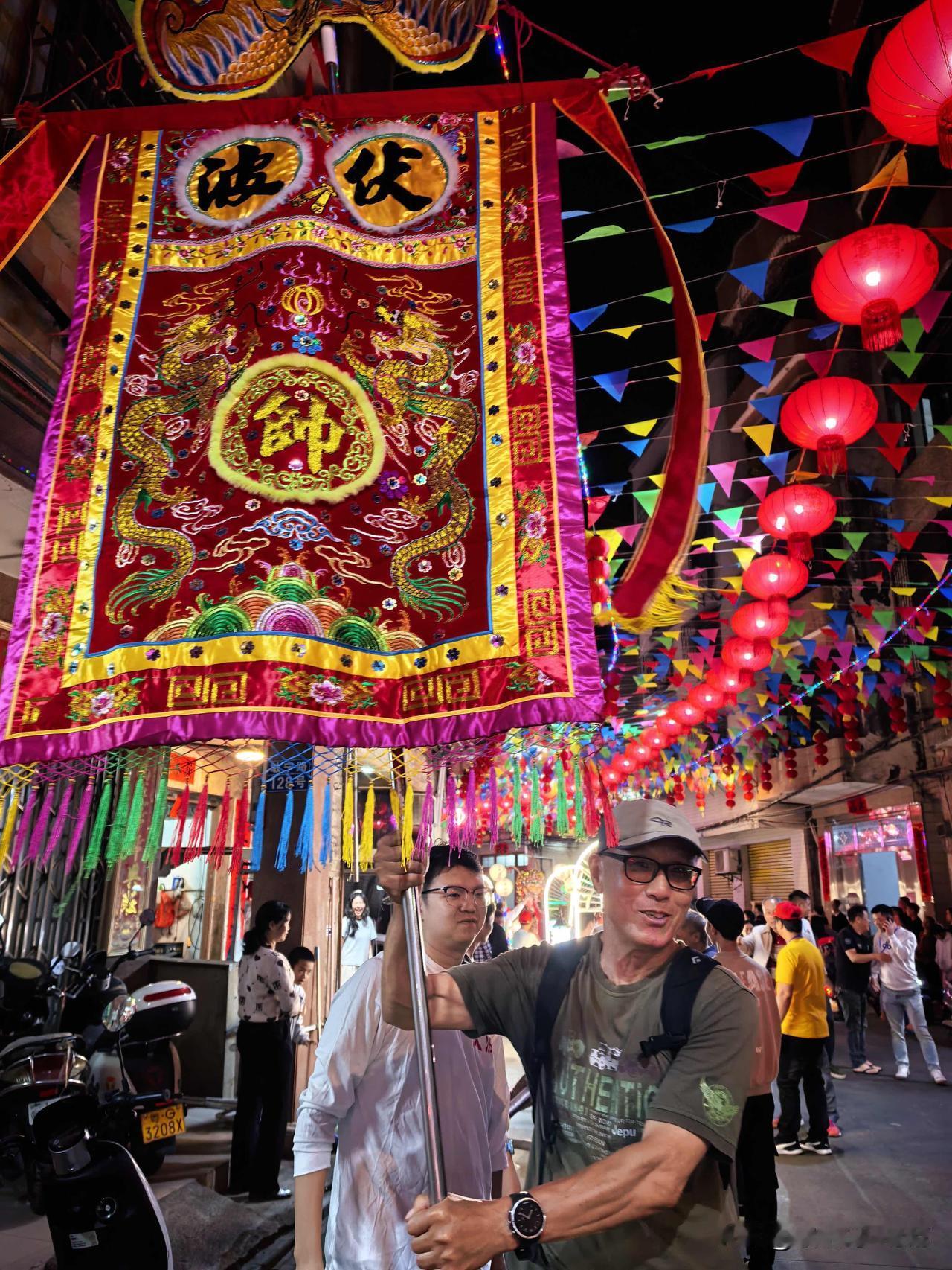 在粤西、湛江、吴川-鼎龙湾，这里已经待了近三个月，亲眼看见粤西春节、年例里最鲜活