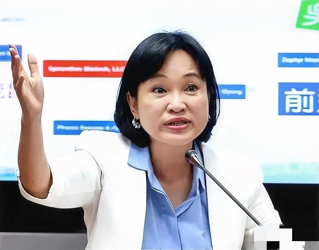 她作为高雄市长候选人，竞要“全岛声援”为沈伯洋打抱不平，还说“大陆管得太宽了”。