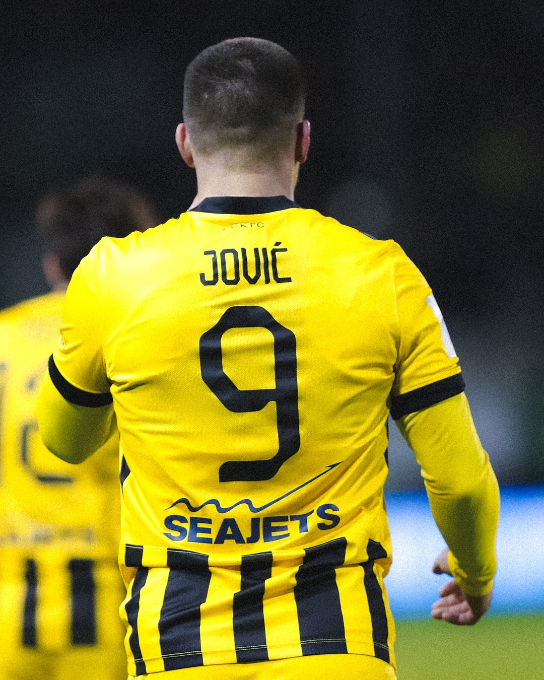 【🎩】 希腊超 雅典AEK客场3：2“绝杀”帕纳辛纳科斯队，首发打满全场的约维