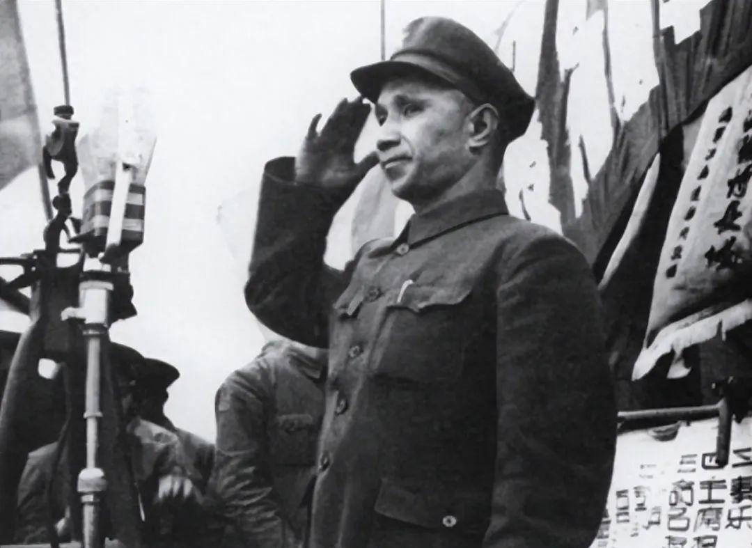 聂帅担任代总长四年未能转正，为何粟裕刚一上任却直接成为总参谋长？
 
聂帅担任代