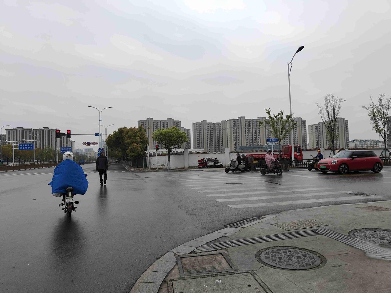 我的今日状态：😁轻松愉快
我这里的天气：🌧下雨