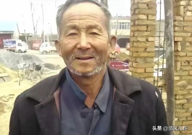 北京一流浪汉因无暂住证被送进收容所，填写籍贯时警察瞬间呆住，他惊讶的问道：“您就