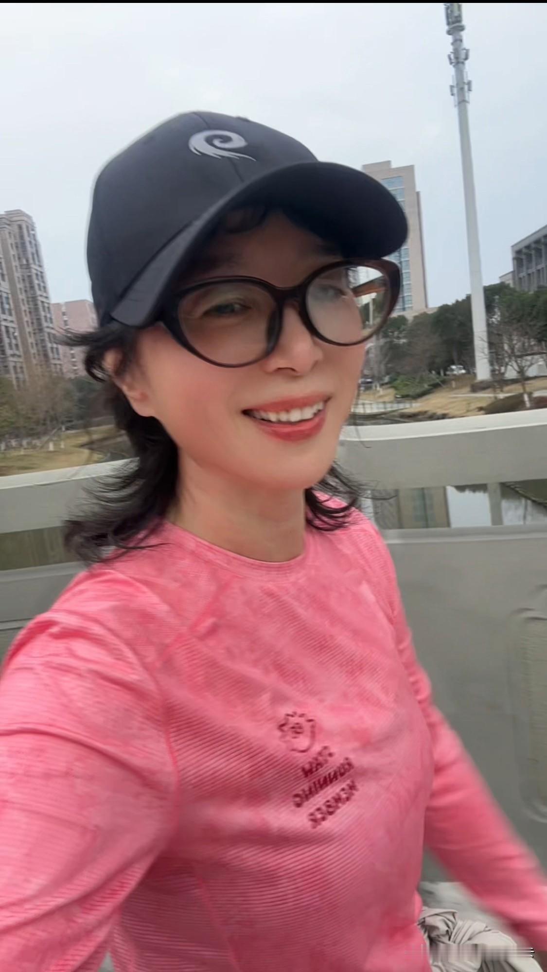 想对正在半月板受折磨纠结要不要手术的朋友说：要是医生说到了手术的程度那就不要拖了